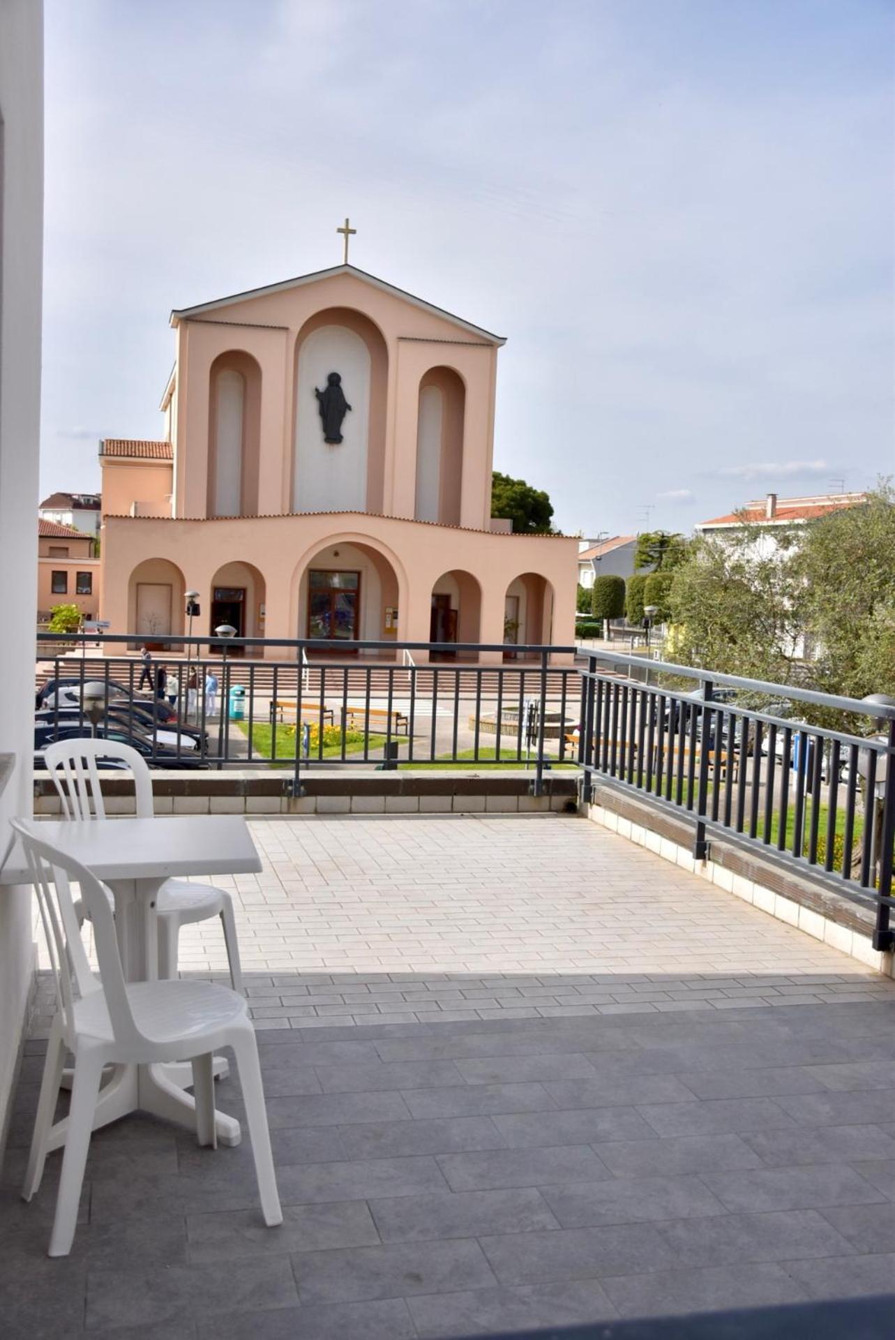 Hotel Portofino ลิโดดิเยโซโล ภายนอก รูปภาพ