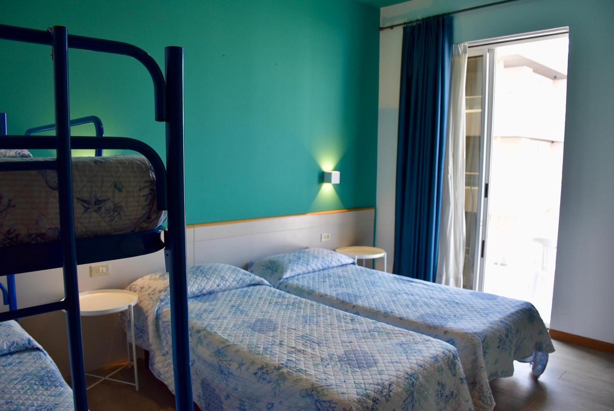 Hotel Portofino ลิโดดิเยโซโล ภายนอก รูปภาพ