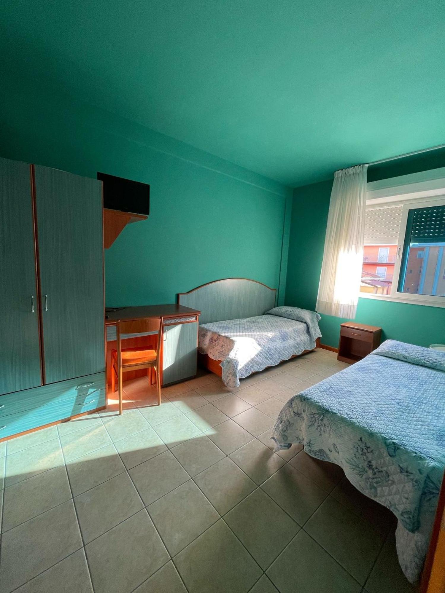 Hotel Portofino ลิโดดิเยโซโล ภายนอก รูปภาพ