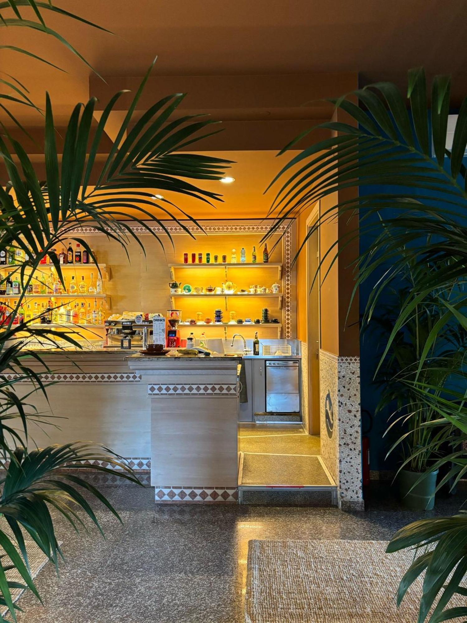 Hotel Portofino ลิโดดิเยโซโล ภายนอก รูปภาพ