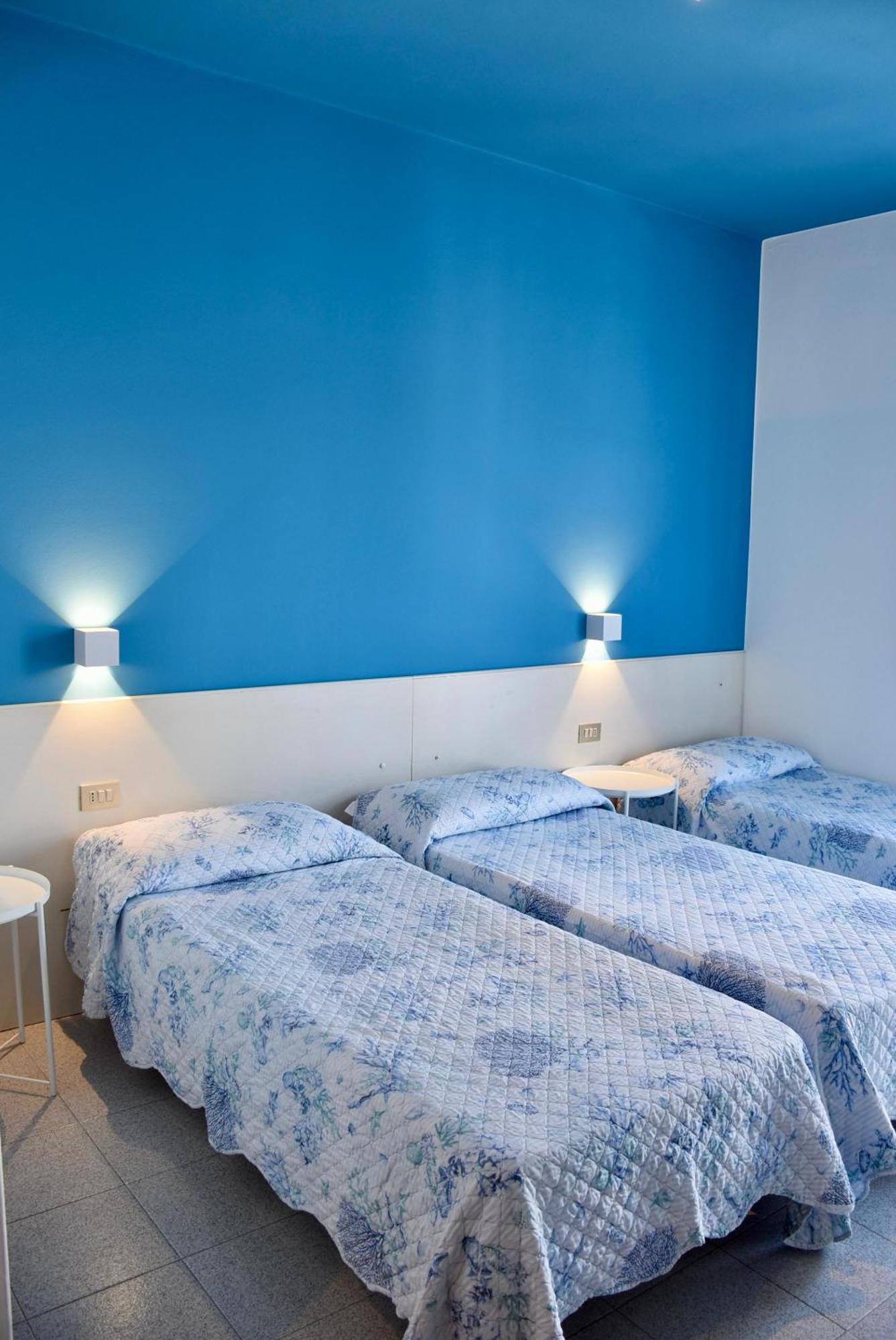 Hotel Portofino ลิโดดิเยโซโล ภายนอก รูปภาพ