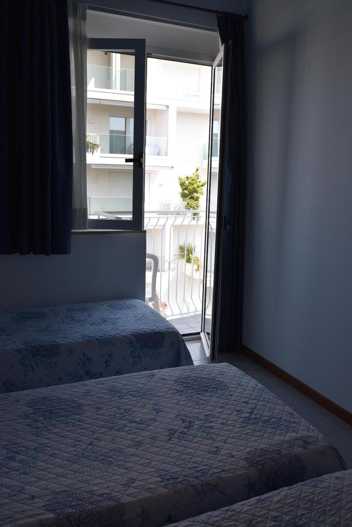 Hotel Portofino ลิโดดิเยโซโล ภายนอก รูปภาพ